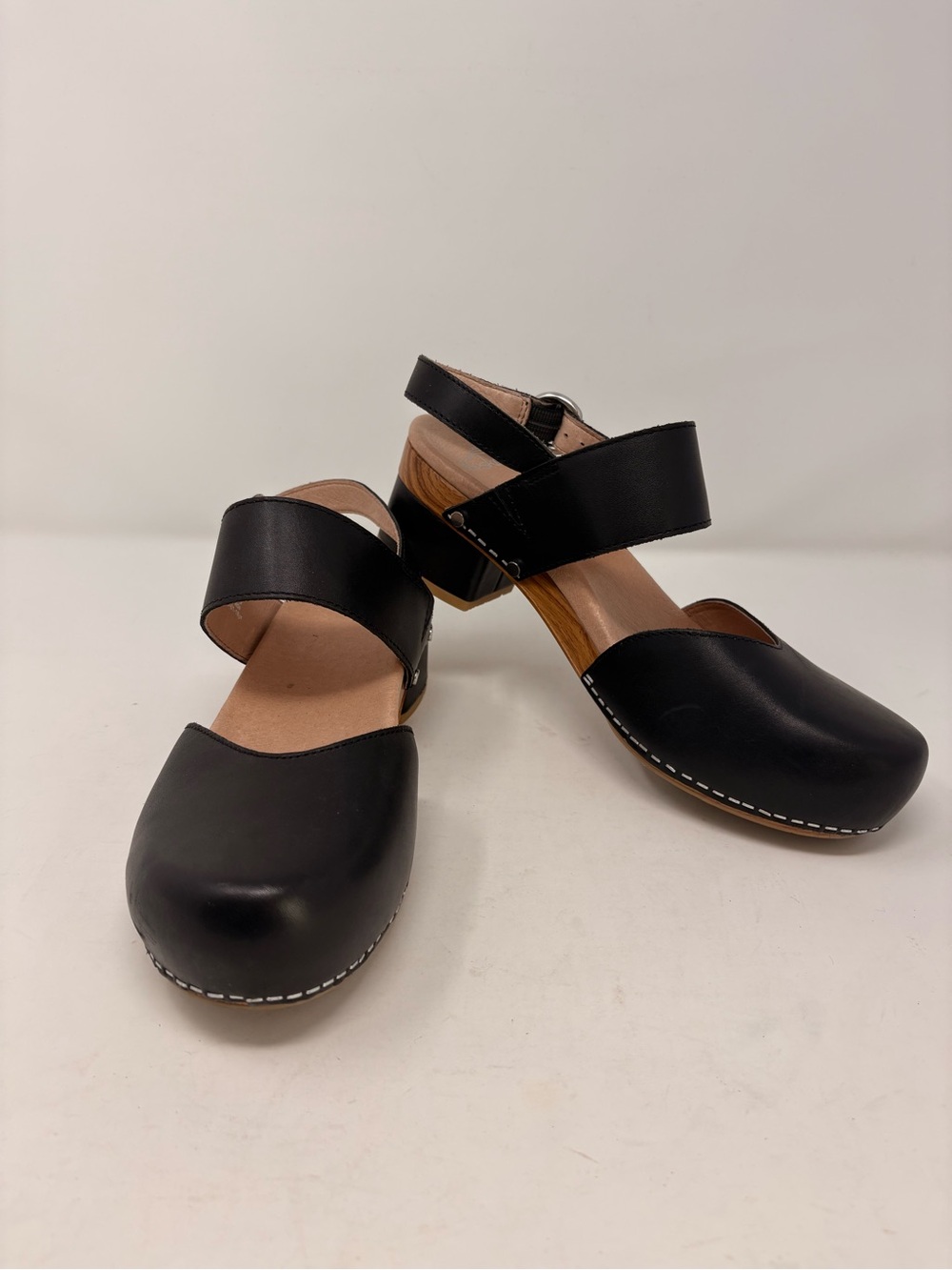 Dansko Malin Black Leather Clog Sandals Size 40